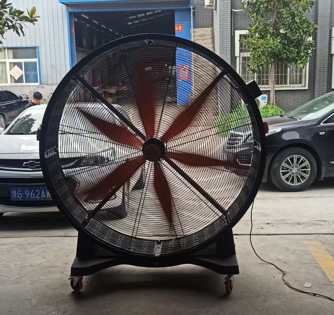 戰(zhàn)高溫，送清涼